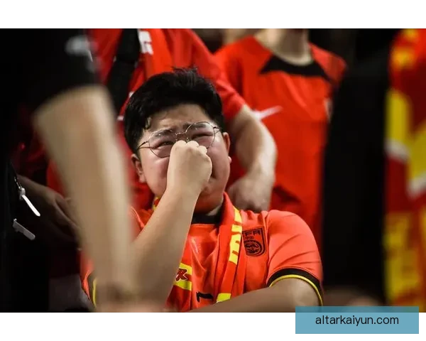 球迷热情投票，评选出本赛季最佳球员，对各位候选人表现亮眼。