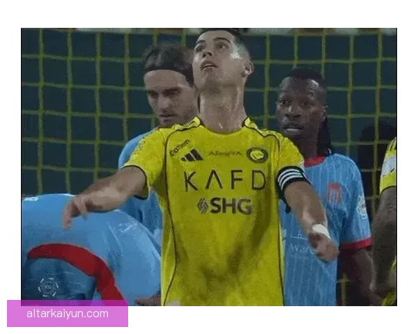 足球热门话题引发讨论，关注度持续上升及近期赛季动态分析