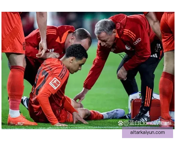 穆西亚拉在拜仁表现稳健，逐渐成为球队中场的关键人物